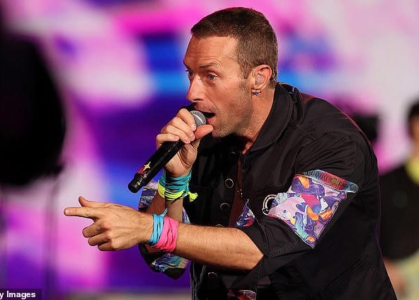 FIFA president Gianni Infantino confirms 2026 World Cup final will feature a Super Bowl-style hal... 썸네일