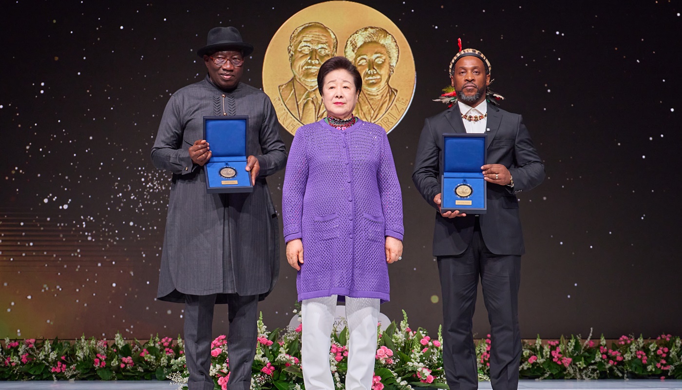 설립자 특별상 단체 사진